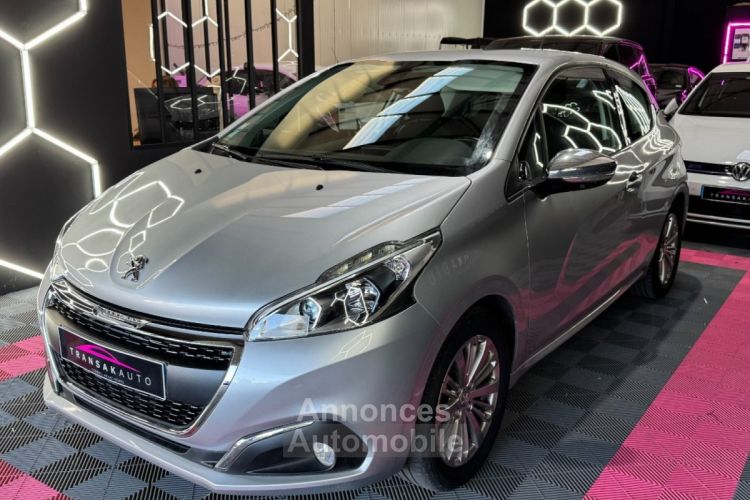 Peugeot 208 Allure 82ch 1.2 BVM5 Courroie Distribution OK Radar AR Clim auto Apple Carplay - <small></small> 7.990 € <small>TTC</small> - #2