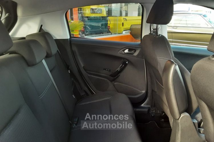 Peugeot 208 BlueHDi 100ch SetS BVM5 Allure Business - <small></small> 11.690 € <small>TTC</small> - #19