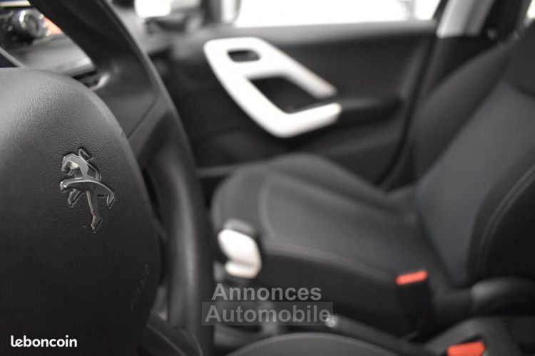 Peugeot 208 GENERATION-I 1.2 68ch LIKE ENTRETIEN CONCESSION SUIVI GARANTIE 6 A 60 MOIS - <small></small> 7.490 € <small>TTC</small> - #16