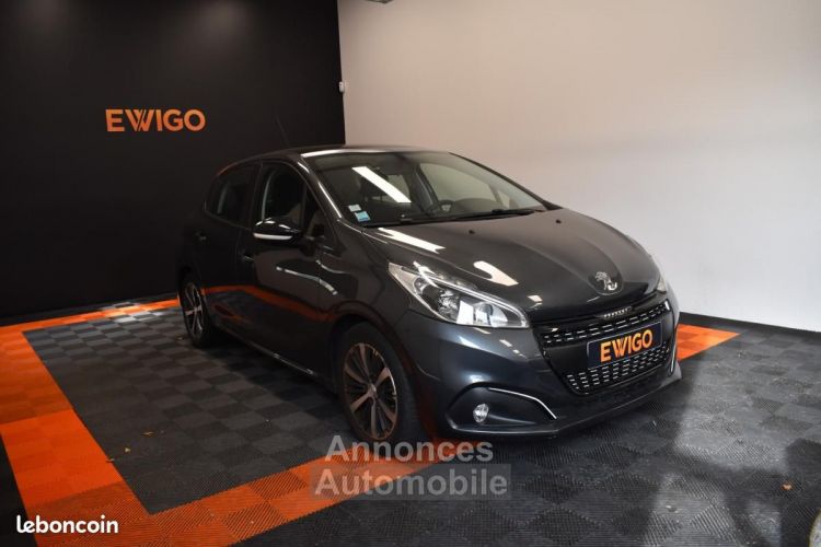 Peugeot 208 GENERATION-I 1.2 82ch ALLURE CAMERA SIEGES CHAUFFANTS TOIT PANO SUIVI GARANTIE 6 A ... - <small></small> 7.990 € <small>TTC</small> - #1