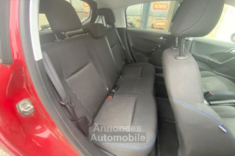 Peugeot 208 GENERATION-I 1.2 82CH STYLE PLUS COURROIES NEUVE - <small></small> 6.990 € <small>TTC</small> - #14