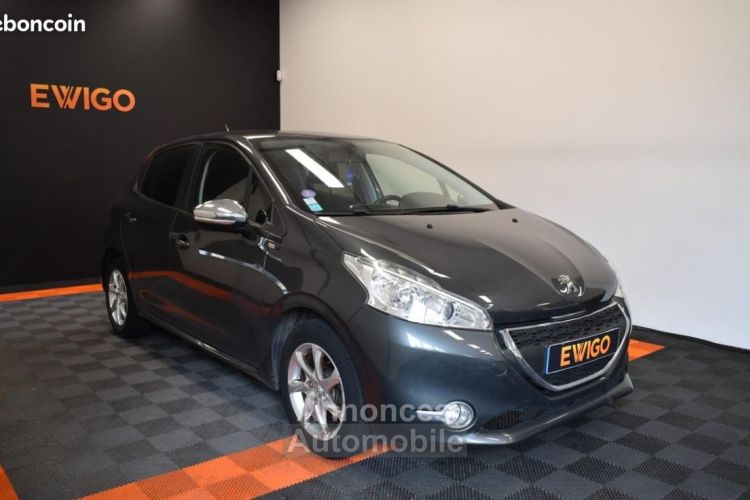 Peugeot 208 GENERATION-I 1.2 82ch STYLE SIÈGES CHAUFFANTS RADAR DE RECUL IDEAL JEUNE CONDUCTEUR... - <small></small> 4.990 € <small>TTC</small> - #1