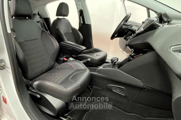 Peugeot 208 GENERATION-I 1.2 PURETECH 110 GT LINE + Courroie Neuve - <small></small> 9.400 € <small>TTC</small> - #13