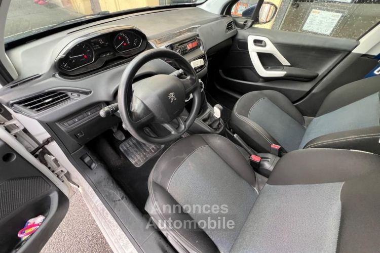 Peugeot 208 GENERATION-I 1.2 PURETECH 70 ACCESS-GARANTIE 6 MOIS COURROIE DE DISTRIBUTION CHANGEE - <small></small> 5.990 € <small>TTC</small> - #13