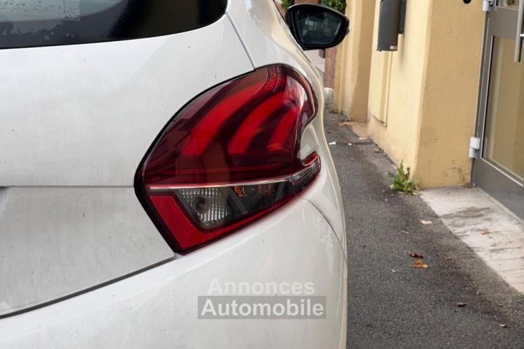 Peugeot 208 GENERATION-I 1.2 PURETECH 70 ACCESS-GARANTIE 6 MOIS COURROIE DE DISTRIBUTION CHANGEE - <small></small> 5.990 € <small>TTC</small> - #18