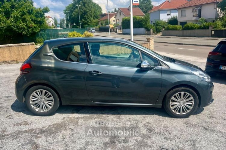 Peugeot 208 GENERATION-I 1.2 PURETECH 82 ALLURE - <small></small> 7.990 € <small>TTC</small> - #4