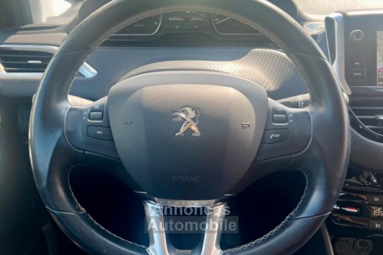 Peugeot 208 GENERATION-I 1.2 PURETECH 82 ALLURE - <small></small> 7.990 € <small>TTC</small> - #14