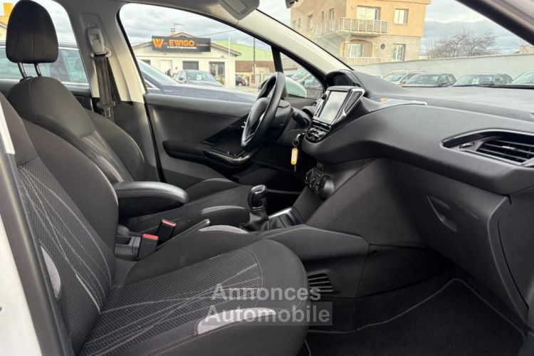 Peugeot 208 GENERATION-I 1.4 HDI 70 ACTIVE - <small></small> 6.401 € <small>TTC</small> - #11