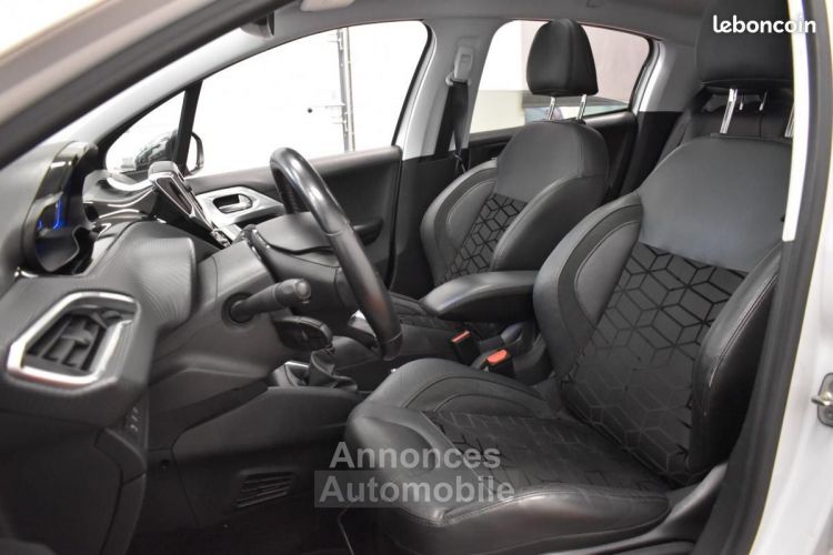 Peugeot 208 GENERATION-I 1.6 BLUEHDI 120ch FELINE RADAR SUIVI CONSTRUCTEUR GARANTIE 6 A 60 MOIS - <small></small> 8.990 € <small>TTC</small> - #7