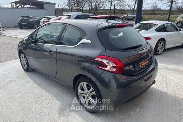 Peugeot 208 GENERATION-I 1.6 VTI 120 ch ALLURE 1 ERE MAIN + ENTRETIEN - <small></small> 8.489 € <small>TTC</small> - #3