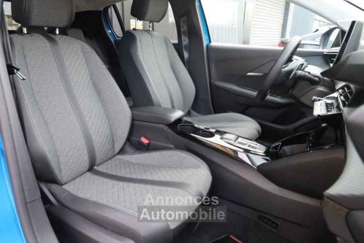 Peugeot 208 GENERATION-II 1.2 100 CH MHEV HYBRID ALLURE E-DCS6 BVA + CAMERA CARPLAY ATTELAGE - <small></small> 19.989 € <small>TTC</small> - #16