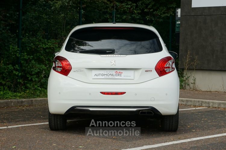 Peugeot 208 GTI 1.6 THP 200 ch - Toit panoramique - <small></small> 11.490 € <small>TTC</small> - #18