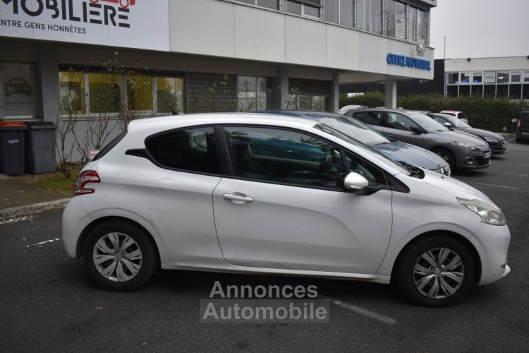 Peugeot 208 I ACTIVE 3 Portes 1.4 HDi FAP 68 cv - <small></small> 5.290 € <small>TTC</small> - #8