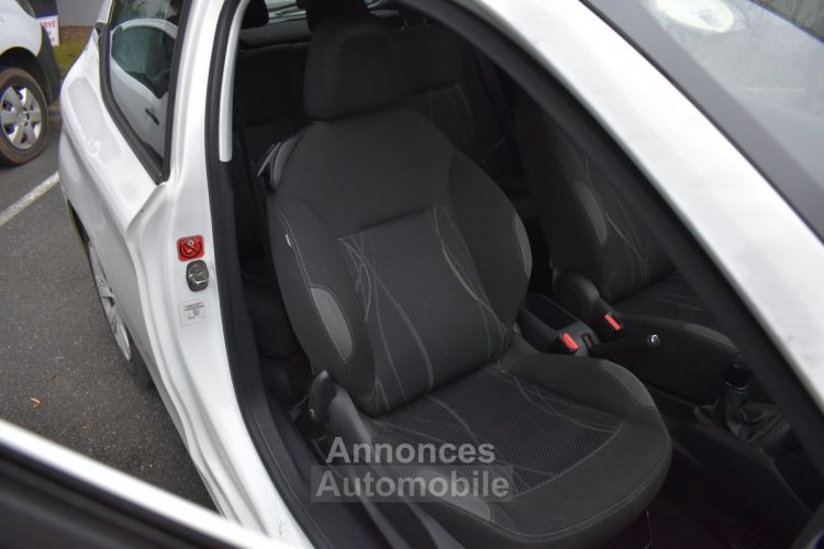 Peugeot 208 I ACTIVE 3 Portes 1.4 HDi FAP 68 cv - <small></small> 5.290 € <small>TTC</small> - #17