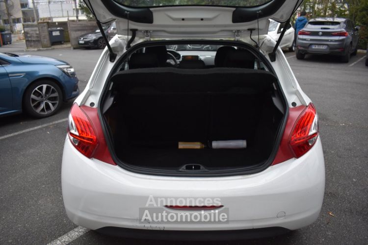 Peugeot 208 I ACTIVE 3 Portes 1.4 HDi FAP 68 cv - <small></small> 5.290 € <small>TTC</small> - #19