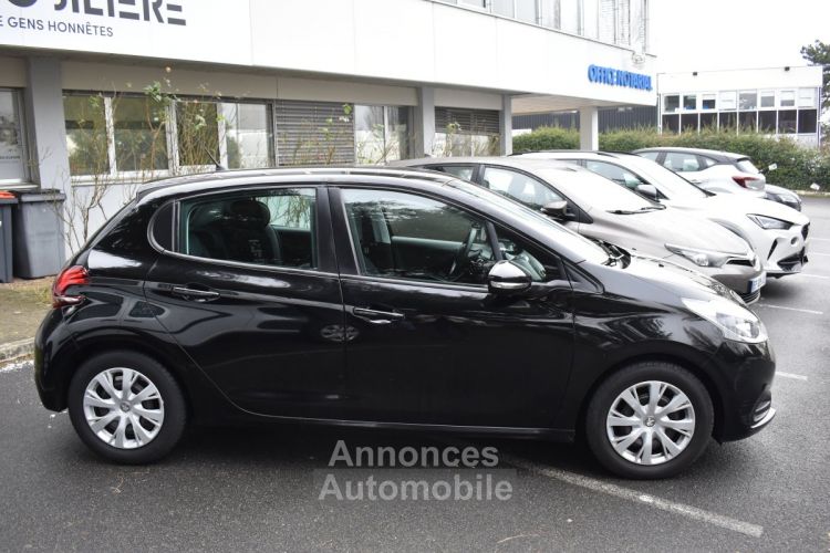 Peugeot 208 I ALLURE Phase 2 5 Portes 1.6 Blue HDi 75 cv - <small></small> 8.990 € <small>TTC</small> - #8