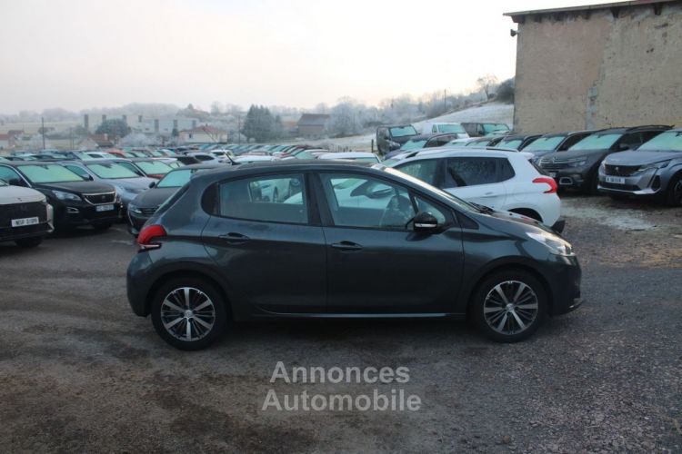 Peugeot 208 II ACTIVE 82 CV SPORT GPS MIROR LINK CLIM CAMÉRA MP3 TOIT PANO USB JA 16 RÉGULATEUR - <small></small> 7.990 € <small>TTC</small> - #5