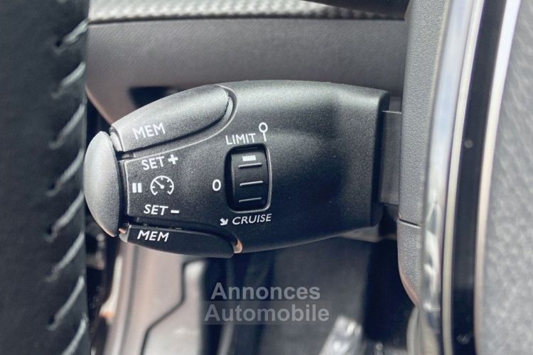 Peugeot 208 NEW PureTech 100 BV6 ALLURE ADML Caméra 360° Induction - <small></small> 20.950 € <small>TTC</small> - #18