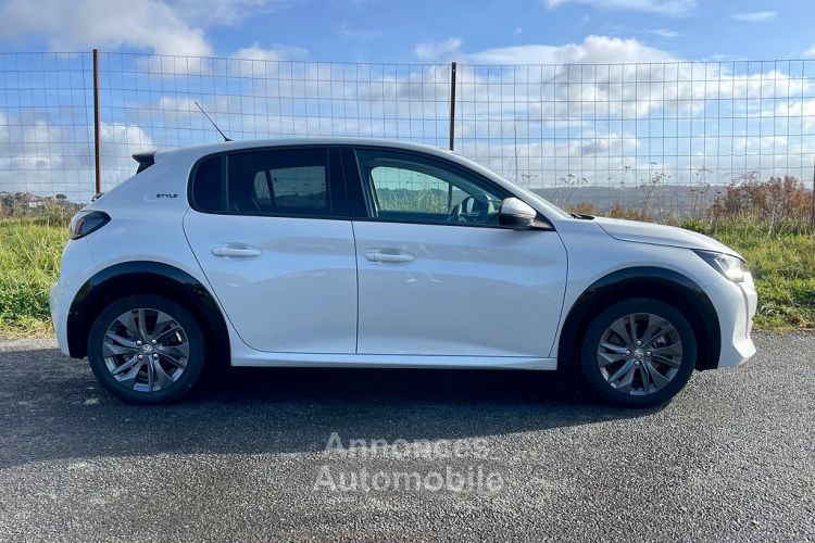 Peugeot 208 NOUVELLE E-208 136ch STYLE - <small></small> 18.990 € <small>TTC</small> - #14