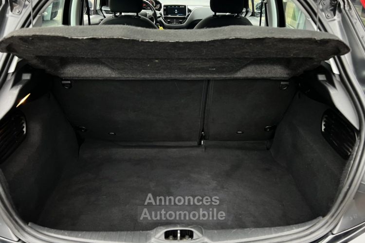 Peugeot 208 PHASE 2 ALLURE 1.2 82 Cv GPS APPLE CARPLAY & ANDROID CRIT AIR 1 5 PORTES - GARANTIE 1 AN - <small></small> 8.670 € <small>TTC</small> - #19