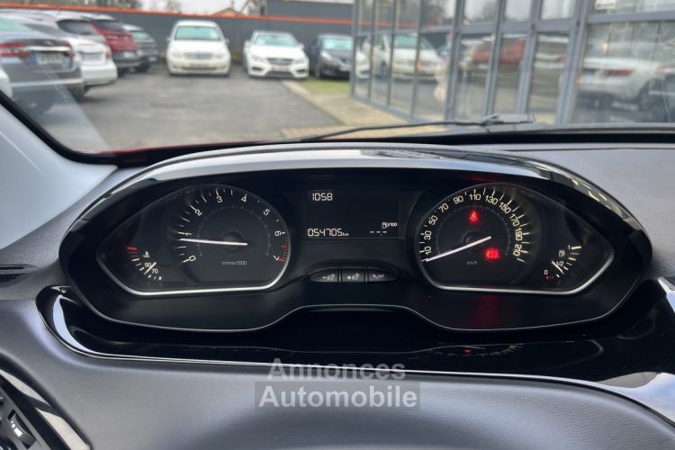 Peugeot 208 PHASE 2 LIKE 1.2 68 Cv REGULATEUR LIMITEUR BLUETOOTH 54 700 Kms CRIT AIR 1 Garantie 1 an - <small></small> 7.970 € <small>TTC</small> - #12