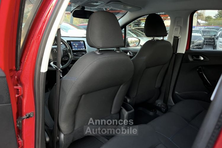 Peugeot 208 PHASE 2 SIGNATURE 1.2 82 Cv 1ERE MAIN / APPLE CAPRLAY & ANDROID AUTO - GARANTIE 1 AN - <small></small> 9.970 € <small>TTC</small> - #18