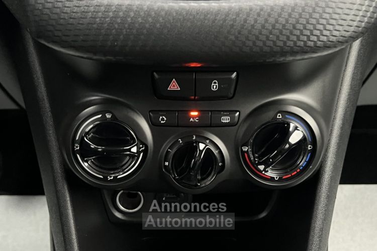 Peugeot 208 PHASE 2 STYLE 1.2 82 Cv 5 PORTES ECRAN TACTILE REGULATEUR CRIT AIR 1 - GARANTIE 1 AN - <small></small> 8.870 € <small>TTC</small> - #15