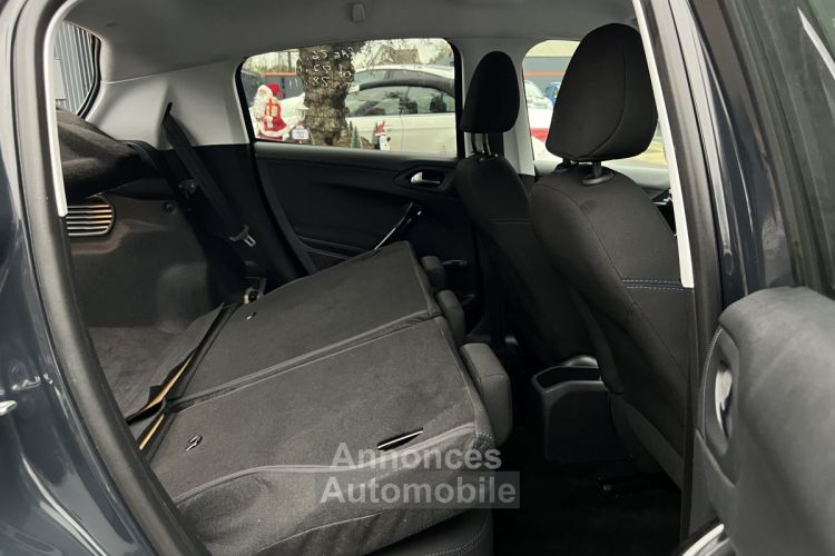 Peugeot 208 PHASE 2 STYLE 1.2 82 Cv 5 PORTES ECRAN TACTILE REGULATEUR CRIT AIR 1 - GARANTIE 1 AN - <small></small> 8.870 € <small>TTC</small> - #18