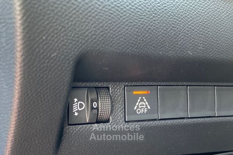 Peugeot 208 PureTech 100 ALLURE PACK GPS 10 Caméra ADML SC - <small></small> 18.970 € <small>TTC</small> - #22