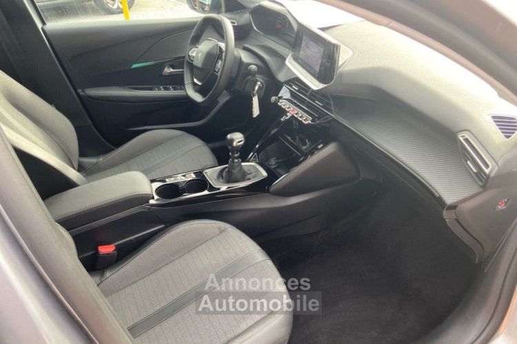 Peugeot 208 PureTech 100 BV6 ALLURE GPS Caméra - <small></small> 16.980 € <small>TTC</small> - #19