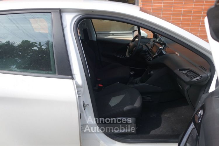 Peugeot 208 SOCIETE 1.2 PURETECH 82CH PREMIUM 5 000 ¤ ht - <small></small> 5.990 € <small>TTC</small> - #14