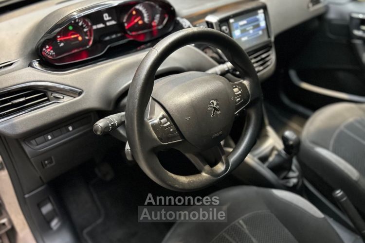 Peugeot 208 STYLE 1.2 VTi 82 cv BVM5 - <small></small> 7.990 € <small>TTC</small> - #9