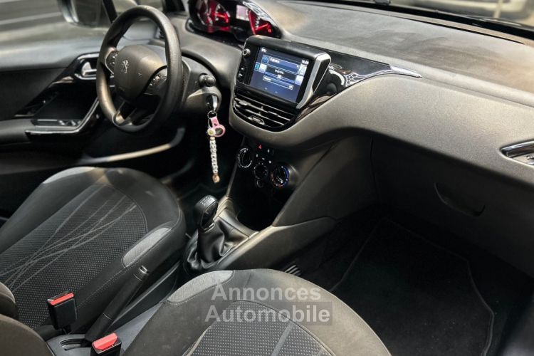 Peugeot 208 STYLE 1.2 VTi 82 cv BVM5 - <small></small> 7.990 € <small>TTC</small> - #14