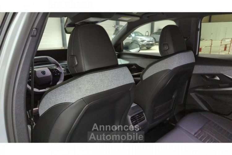 Peugeot 3008 1.2i -136 - BV e-DCS6  III 2024 GT - <small></small> 36.990 € <small></small> - #12