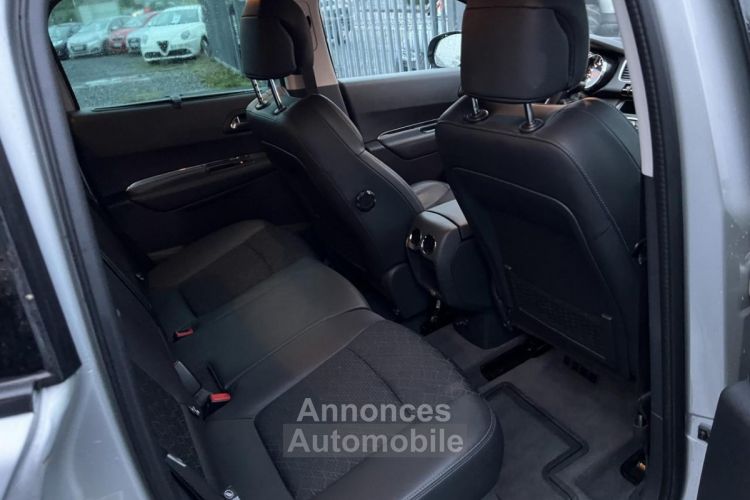 Peugeot 3008 1.2i PureTech S&S - 130 Allure Gps + Clim + Attelage - <small></small> 12.990 € <small>TTC</small> - #31