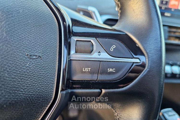 Peugeot 3008 130ch SS EAT8 Allure - TOIT OUVRANT DISTRIBUTION CHANGEE PAR GARANTIE 12MOIS - <small></small> 17.990 € <small>TTC</small> - #25