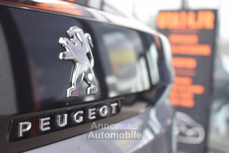 Peugeot 3008 1.5 BLUEHDI 130CH S&S GT PACK EAT8 - <small></small> 27.890 € <small>TTC</small> - #19