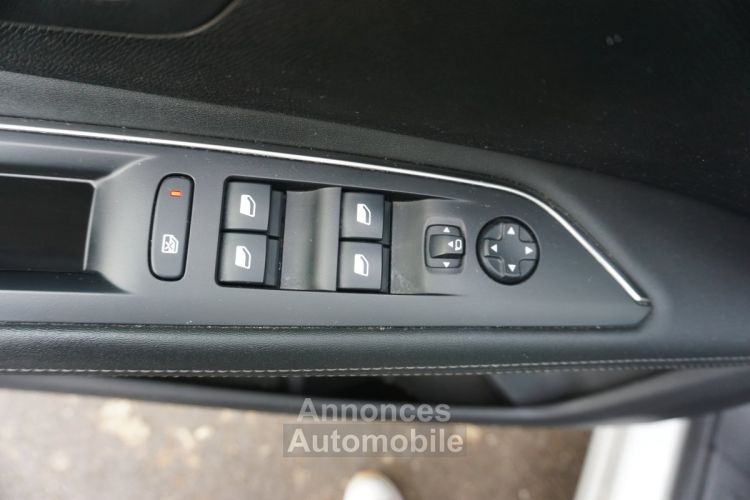 Peugeot 3008 1.5 BlueHDi EAT8 130 ch - ALLURE BUSINESS - <small></small> 19.790 € <small>TTC</small> - #32