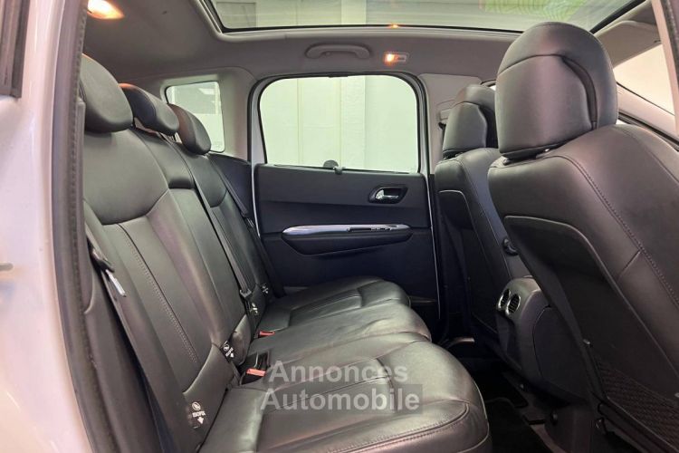 Peugeot 3008 2.0 HDi150 FAP Roland Garros II - <small></small> 7.490 € <small>TTC</small> - #16