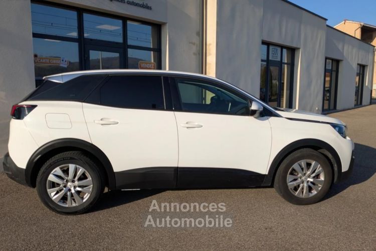 Peugeot 3008 GENERATION-II 1.2 130CH SIEGES CHAUFFANTS- PACK DISTRIBUTION OK - <small></small> 11.475 € <small>TTC</small> - #8