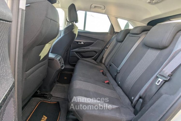 Peugeot 3008 GENERATION-II 1.2 130CH SIEGES CHAUFFANTS- PACK DISTRIBUTION OK - <small></small> 11.475 € <small>TTC</small> - #12