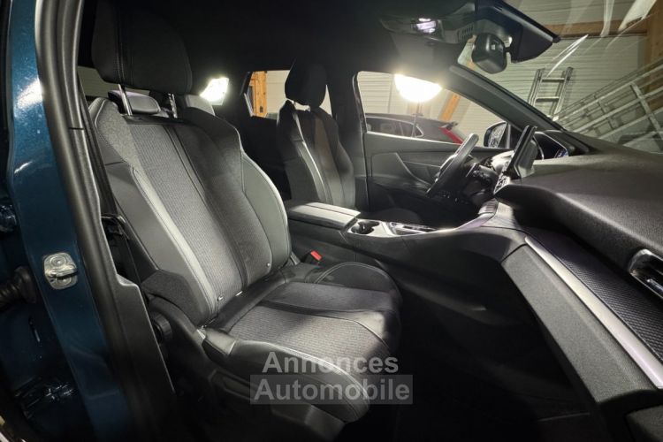 Peugeot 3008 HYBRID 136 ALLURE e-DCS 6 - <small></small> 28.490 € <small>TTC</small> - #16