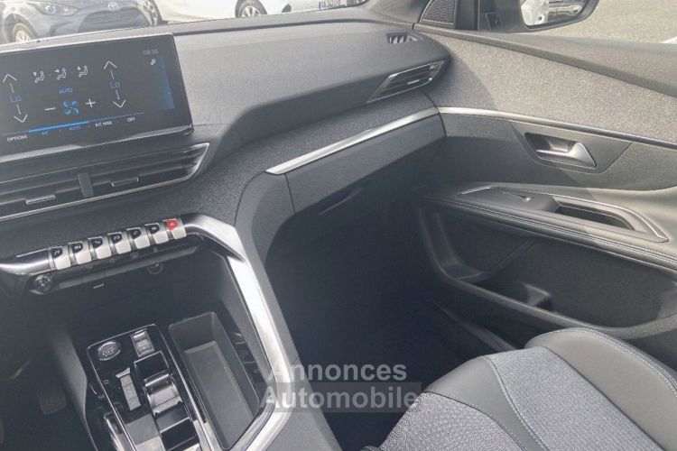 Peugeot 3008 Hybrid 136 e-DCS6 ALLURE PACK Caméra - <small></small> 31.450 € <small>TTC</small> - #22