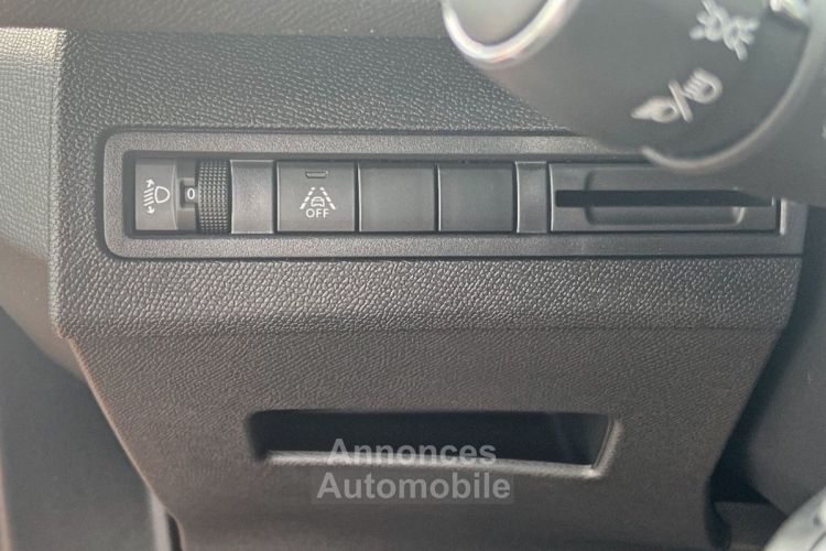 Peugeot 3008 Hybrid 136 e-DCS6 ALLURE PACK Caméra - <small></small> 31.450 € <small>TTC</small> - #30