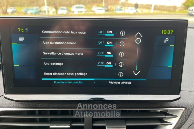 Peugeot 3008 HYBRID 225 e-EAT8 ALLURE PACK Hayon Attelage Amovible - <small></small> 21.880 € <small>TTC</small> - #33