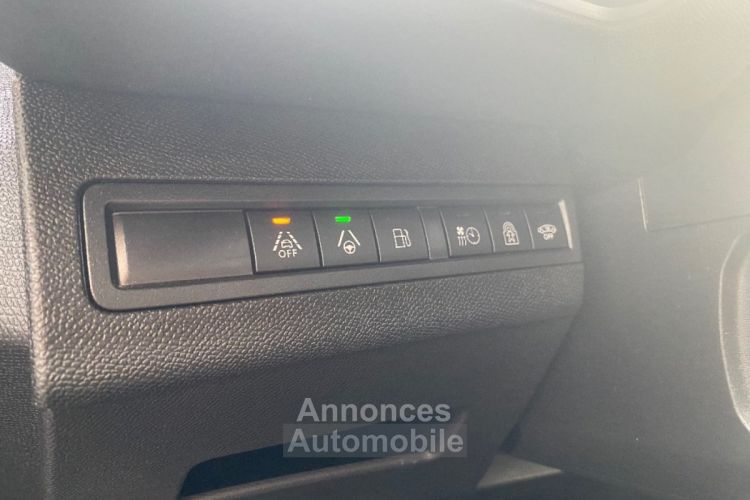 Peugeot 3008 Hybrid 225 e-EAT8 GT - <small></small> 37.490 € <small>TTC</small> - #19