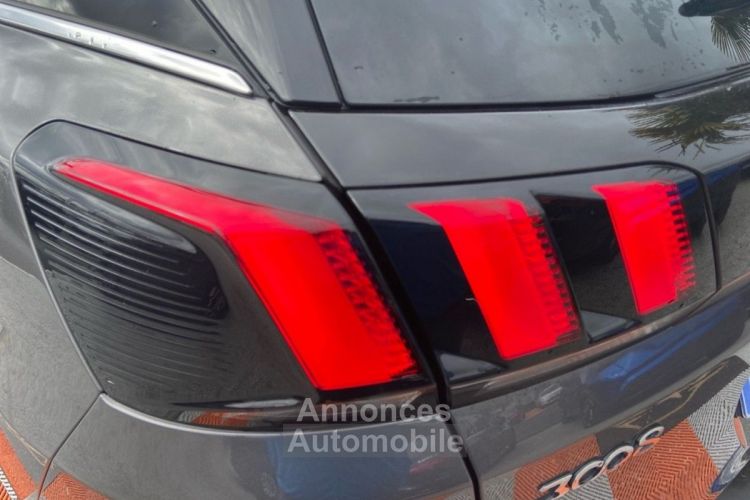 Peugeot 3008 Hybrid 225 e-EAT8 GT Line Hayon Attelage 1°Main - <small></small> 24.450 € <small>TTC</small> - #11