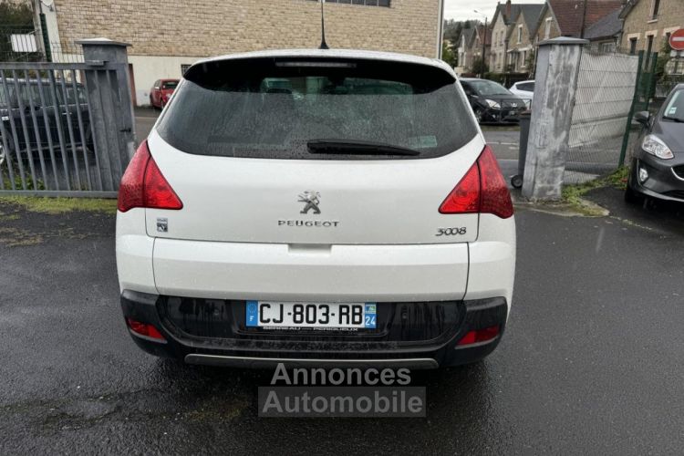 Peugeot 3008 HYbrid4 2.0 HDi FAP - 163 Bva + Electric 37ch HYbrid4 Gps + Radar AR + Toit panoramique - <small></small> 9.990 € <small>TTC</small> - #4