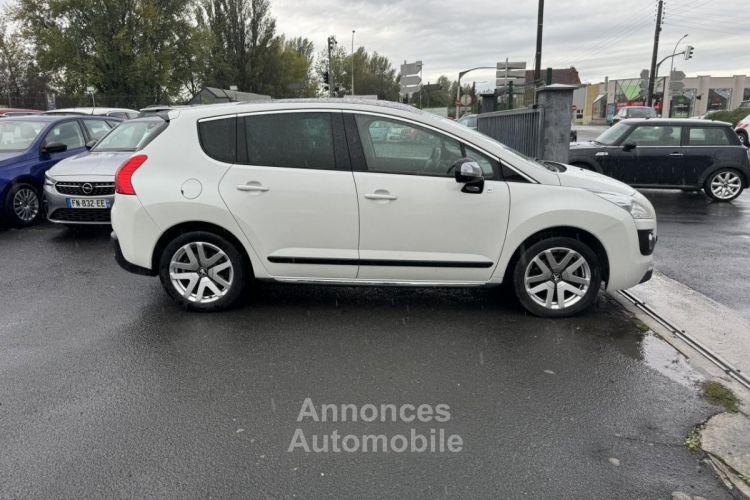 Peugeot 3008 HYbrid4 2.0 HDi FAP - 163 Bva + Electric 37ch HYbrid4 Gps + Radar AR + Toit panoramique - <small></small> 9.990 € <small>TTC</small> - #6