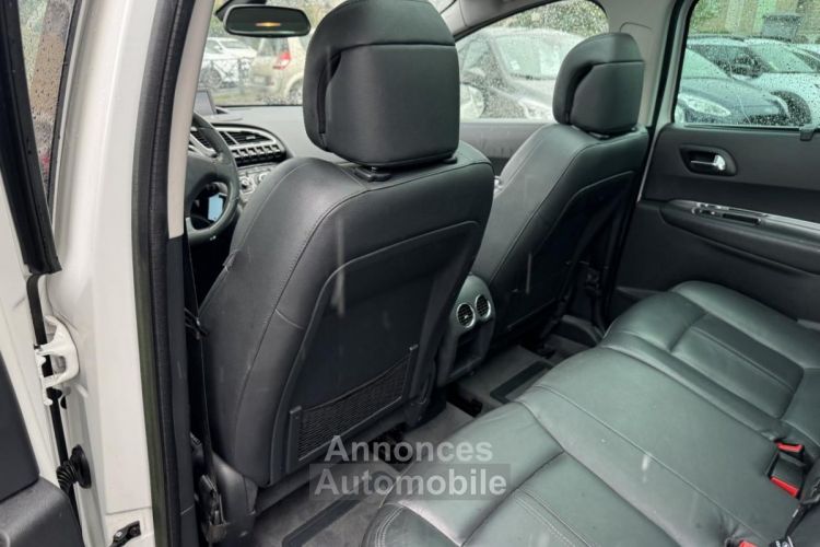 Peugeot 3008 HYbrid4 2.0 HDi FAP - 163 Bva + Electric 37ch HYbrid4 Gps + Radar AR + Toit panoramique - <small></small> 9.990 € <small>TTC</small> - #21